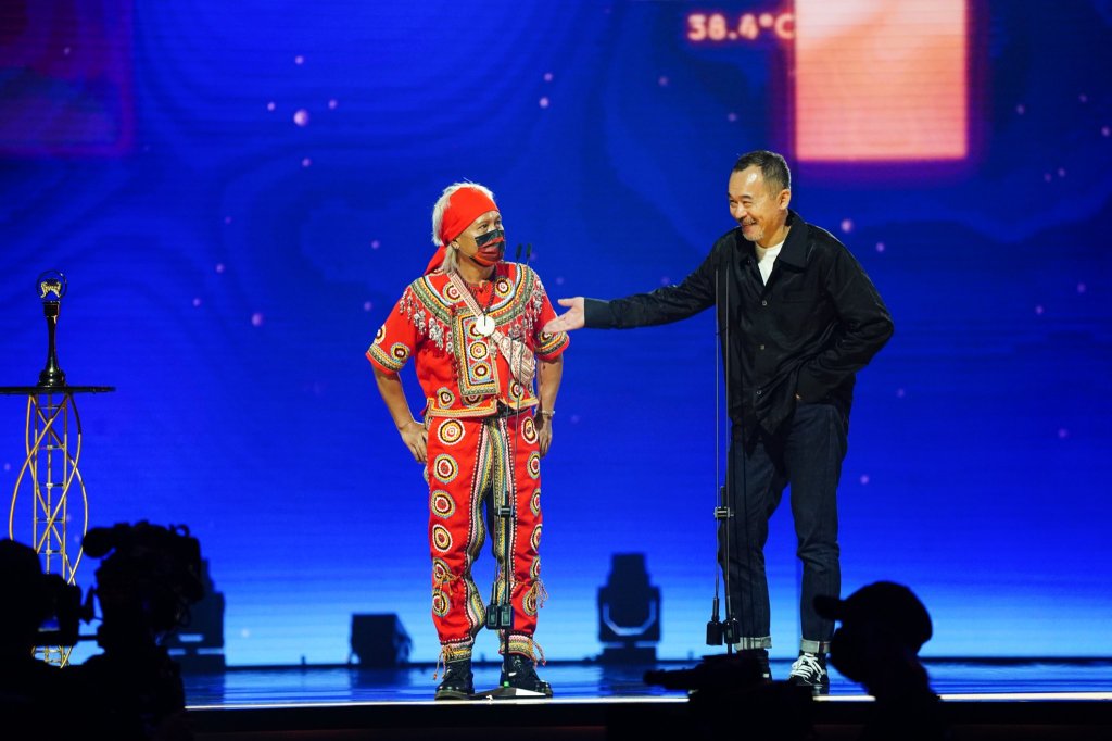 《最佳演唱組合獎》新寶島康樂隊
