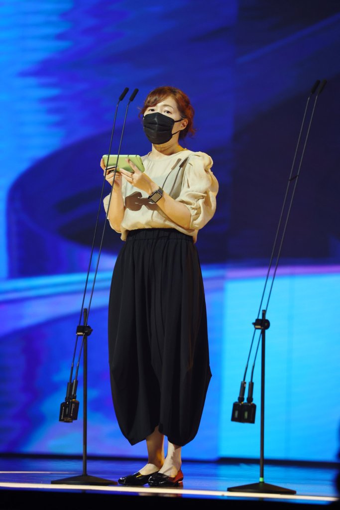 《最佳華語男歌手獎》崔健（代領）
