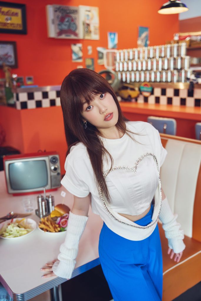 甜辣創作才女ANGIE安吉 全新創作單曲〈To The Starz〉