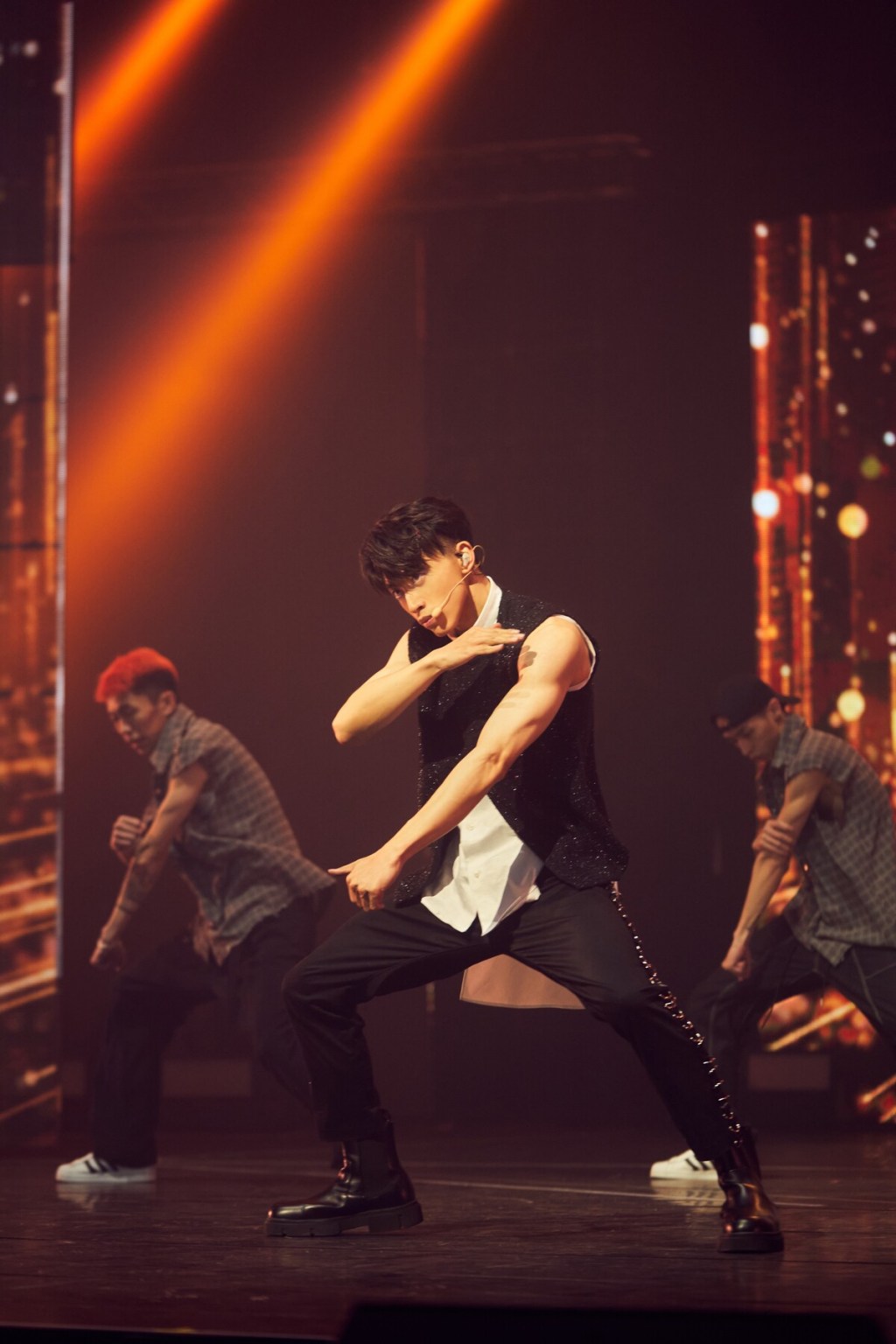 【Sony】Ozone萬人演唱會限定曲最終彈 文廷戰鬥感嘻哈EDM〈Duckie〉壓軸登場