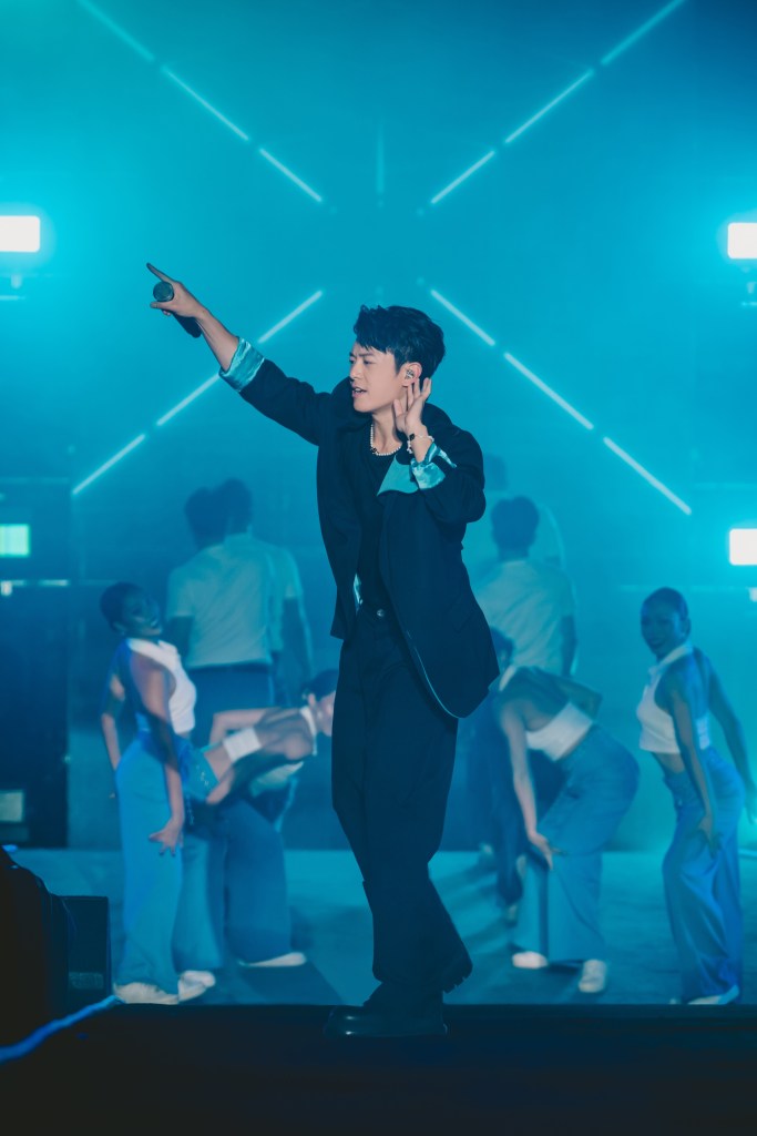 首次舉辦戶外演唱會 韋禮安興奮直呼「像開個人音樂祭」「雨神」韋禮安發威 歌迷冒雨支持