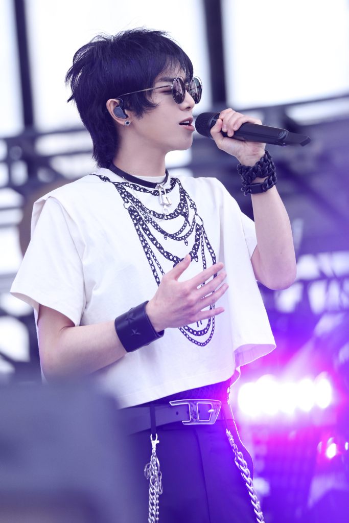 去年底發行數位版  熱烈迴響 銷售量突破90萬張  獲「網易雲音樂」數位專輯暢銷榜第一