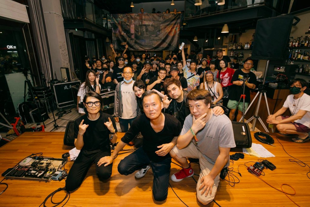 由傳奇樂團骨肉皮帶領歌迷重回往日時光