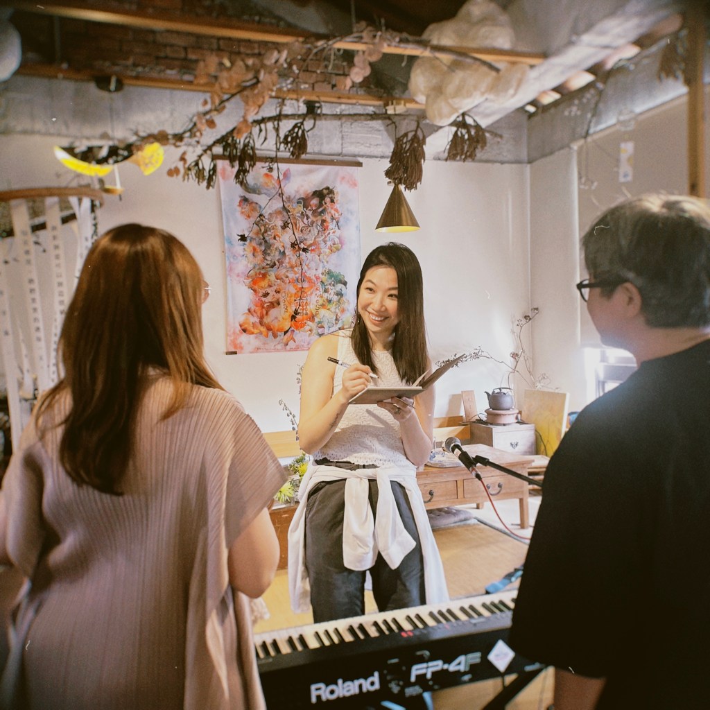 舉辦全台小巡迴與歌迷近距離互動