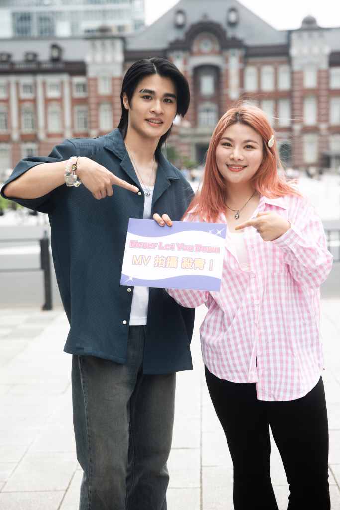 77Ke 柯棨棋在拍攝完成後，才知道是在拍新歌拍MV，全程都被工作人員蒙在鼓底。