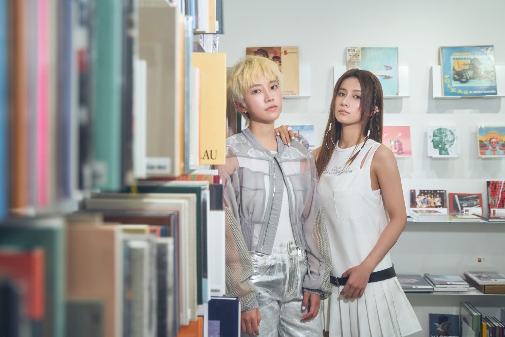 晨悠全新專輯《去你的平行宇宙》