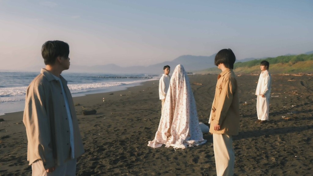 【NEWS】Who Cares胡凱兒邀理想混蛋-雞丁合作首張專輯前導歌曲〈你以外的日常〉