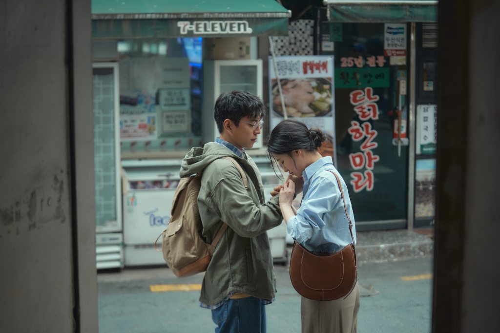 徐暐翔專輯主打〈我們到底算什麼〉MV