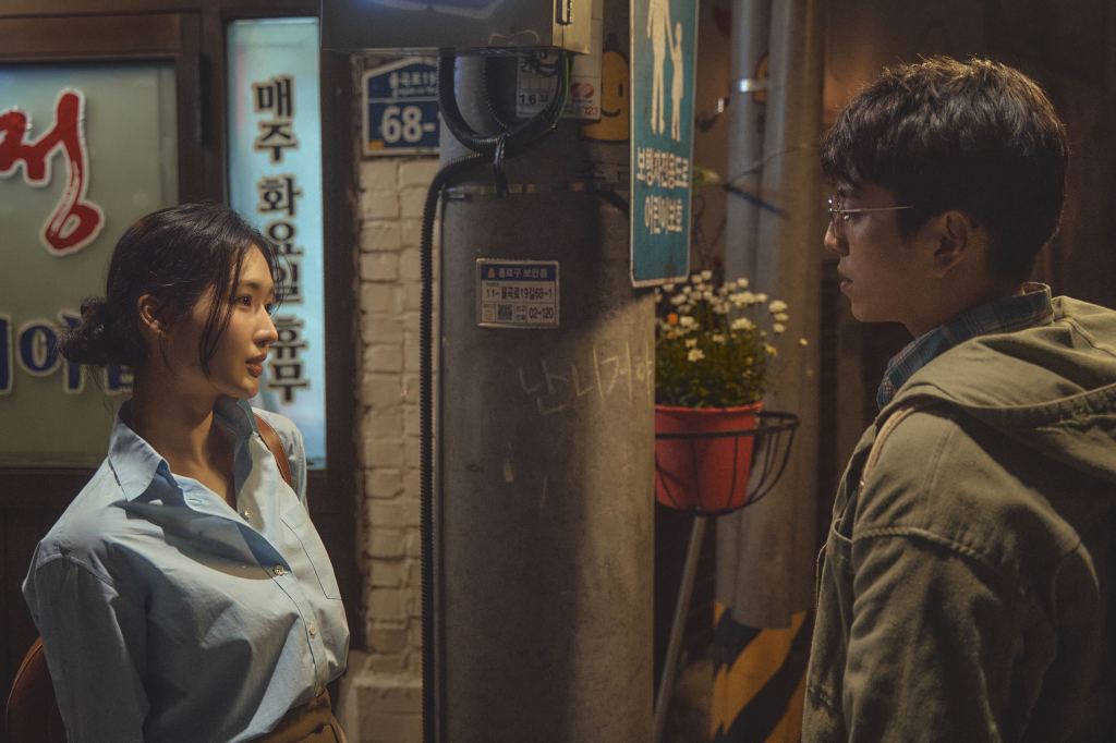 徐暐翔專輯主打〈我們到底算什麼〉MV