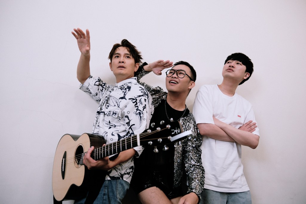 羅文裕在1999年以「Y.I.Y.O」團體出道，堪稱男團前輩