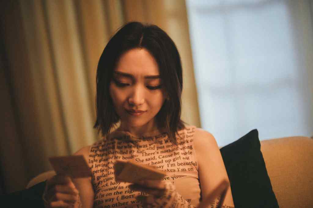 閻奕格〈One Last Try〉MV