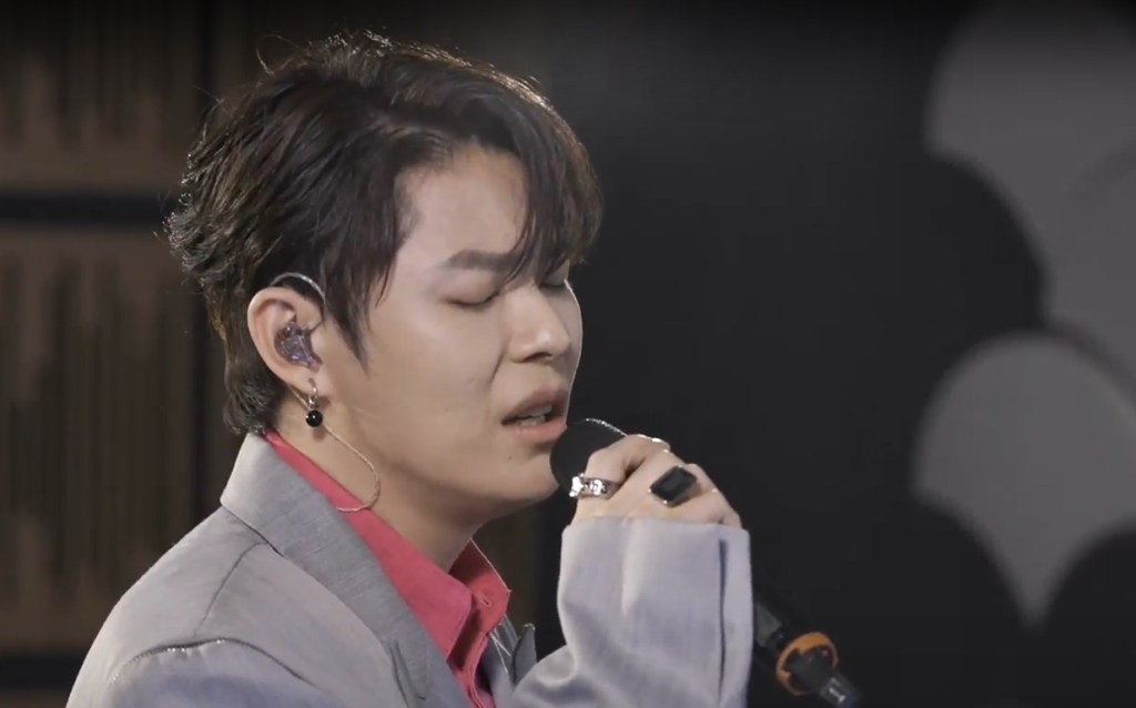 葉秉桓新專輯「粉紅與灰」直播音樂會 (照片提供: 首符娛樂)