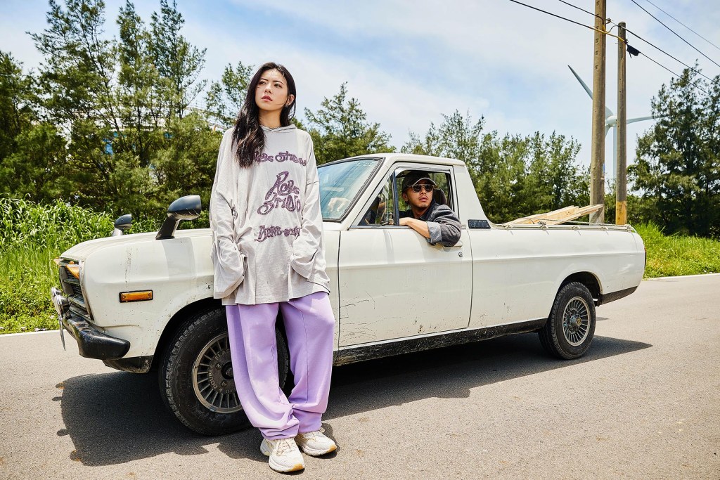 〈我的答案〉MV Miusa+坤達 (照片提供: 容易文創)