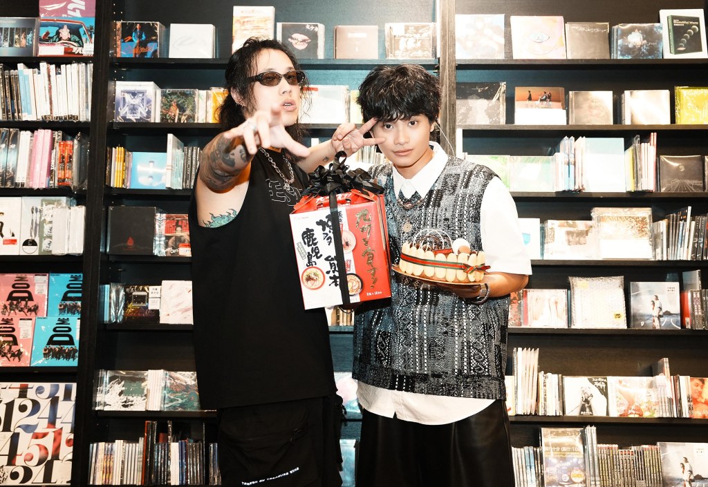 Marz23現身李浩瑋《Fly Machine》專輯簽唱會送上祝福