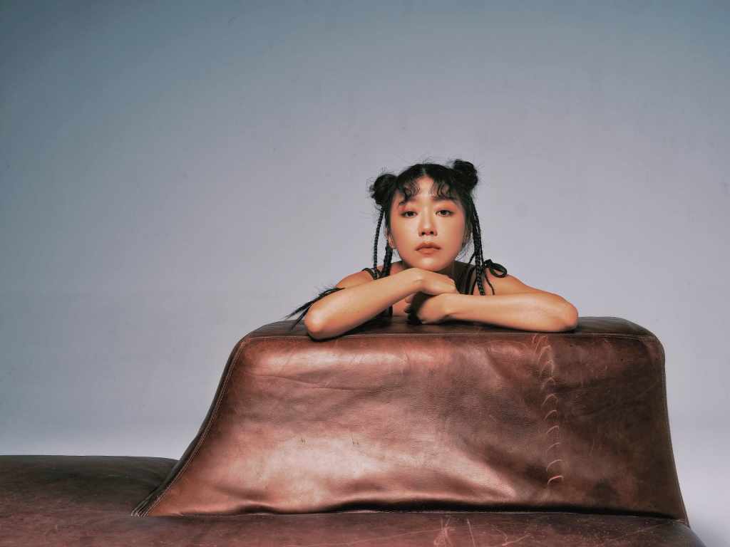 新專輯再次請到deca joins合力製作與編曲,共同碰撞精采火花