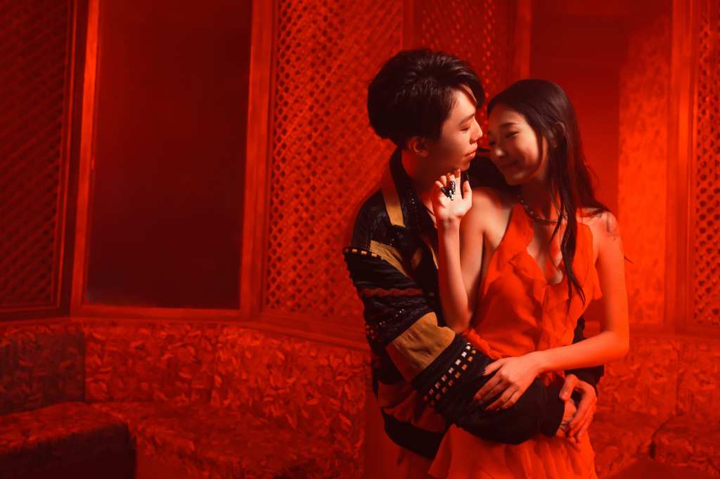 李晉瑋《我想要想要你的SOUL》MV中偶遇神秘女子