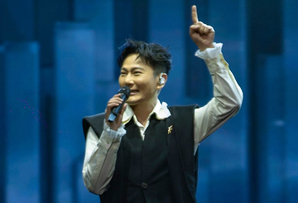 【NEWS】張信哲未來式巡迴演唱會重返北京 2.0開唱特地換上兩套全新華服 帶來耳目一新的感受