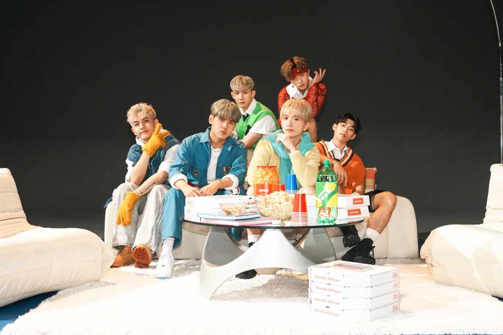 九澤CP攜手師弟團U_NUS創作新曲〈暈嗎〉，6人穿上不同色系的Y2K街頭風服裝在派對中大跳