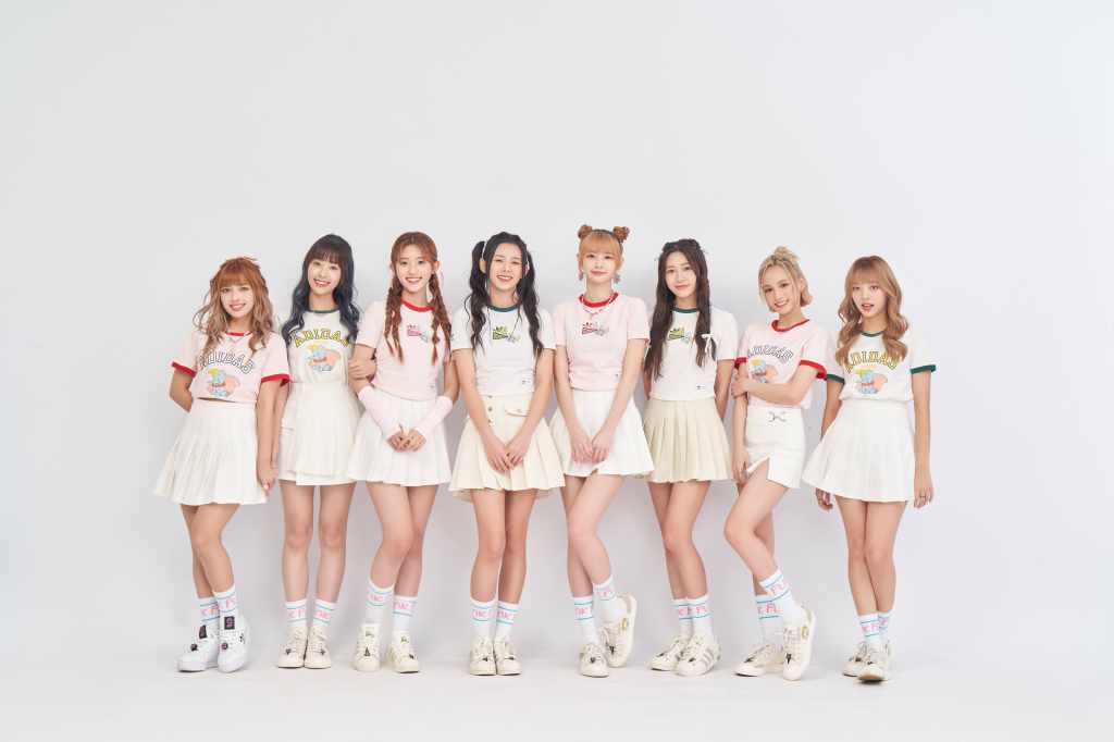 左至右:心平、聖恩、朵莉、容容、珮含、Nicole、以芯、巧瑜2