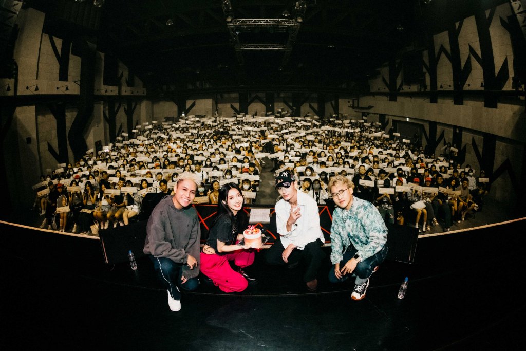 陳華演唱會_粉絲聯合嘉賓驚喜慶生