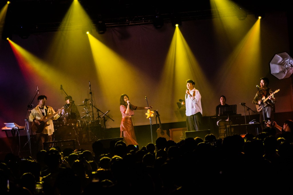 同台黃玠合唱，庸俗救星主唱家耘直呼「圓夢」