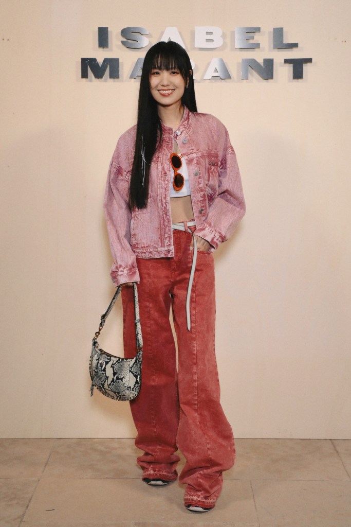 孫盛希巔峰狀態一天趕場4個品牌的時裝周活動，此為巴黎Isabel Marant春夏大秀