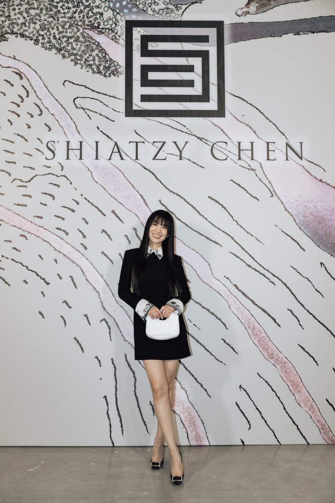 孫盛希日前獲邀拍攝「夏姿‧陳（SHIATZY CHEN）」巴黎時裝周前導宣傳片