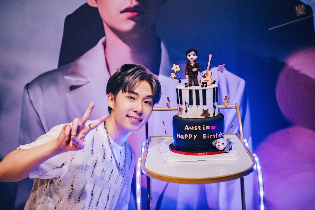 【NEWS】李東軒生日音樂會 明星爸媽康雷、張鴻到場支持 好哥們田亞霍跨刀站台&nbsp;粉絲驚喜獻上專屬翻糖蛋糕