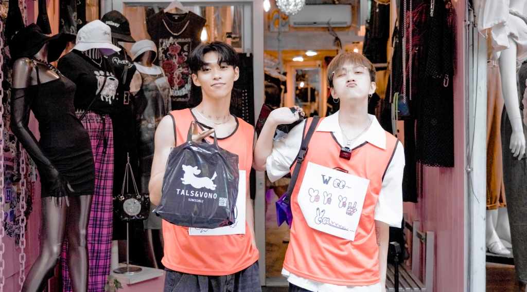 U:NUS蔡承祐(左)和吳昱廷(右)組隊進行任務。（圖／滾石唱片提供）