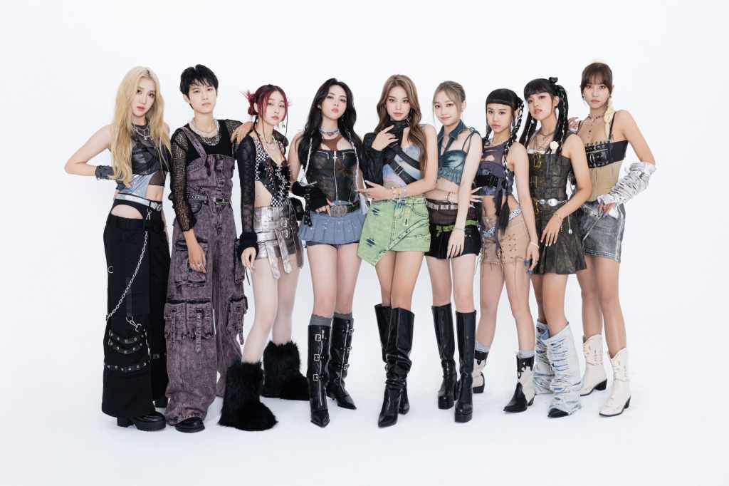 babyMINT（左起：曹晶晶、陳言菱、呂熙妍、Vikky韋喬薺、粼粼、栩栩、陳品妡、張丞妘、林萩璇）