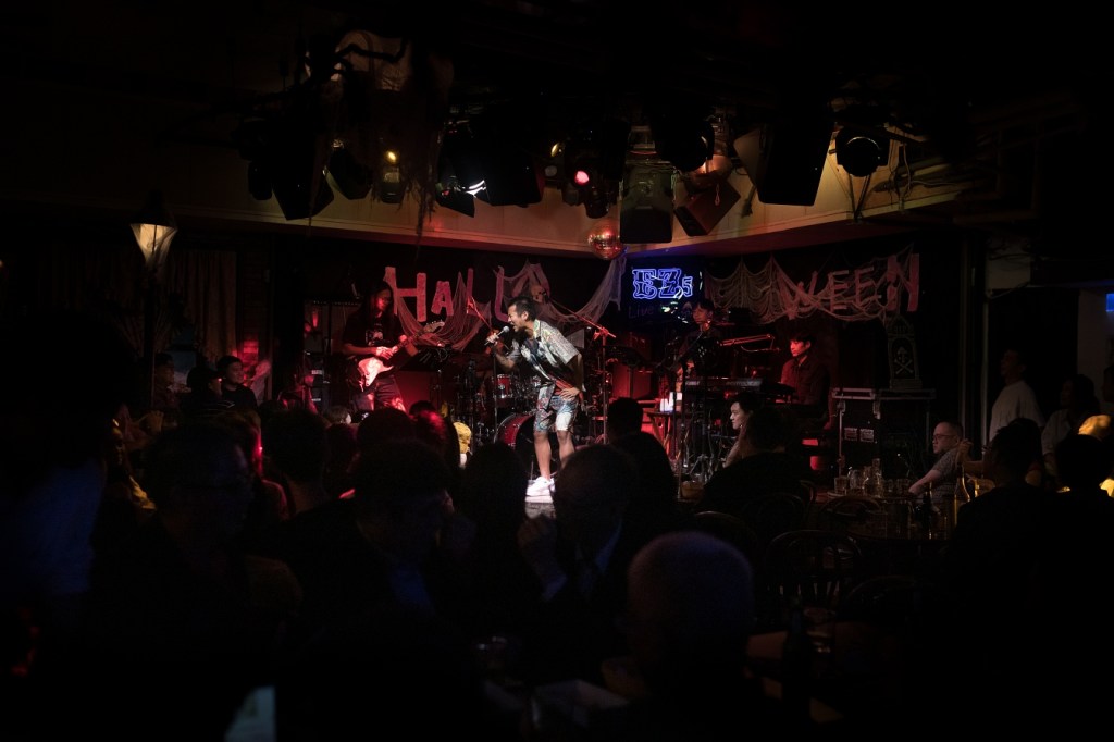 屁孩推出 特殊屁好 歌廳秀