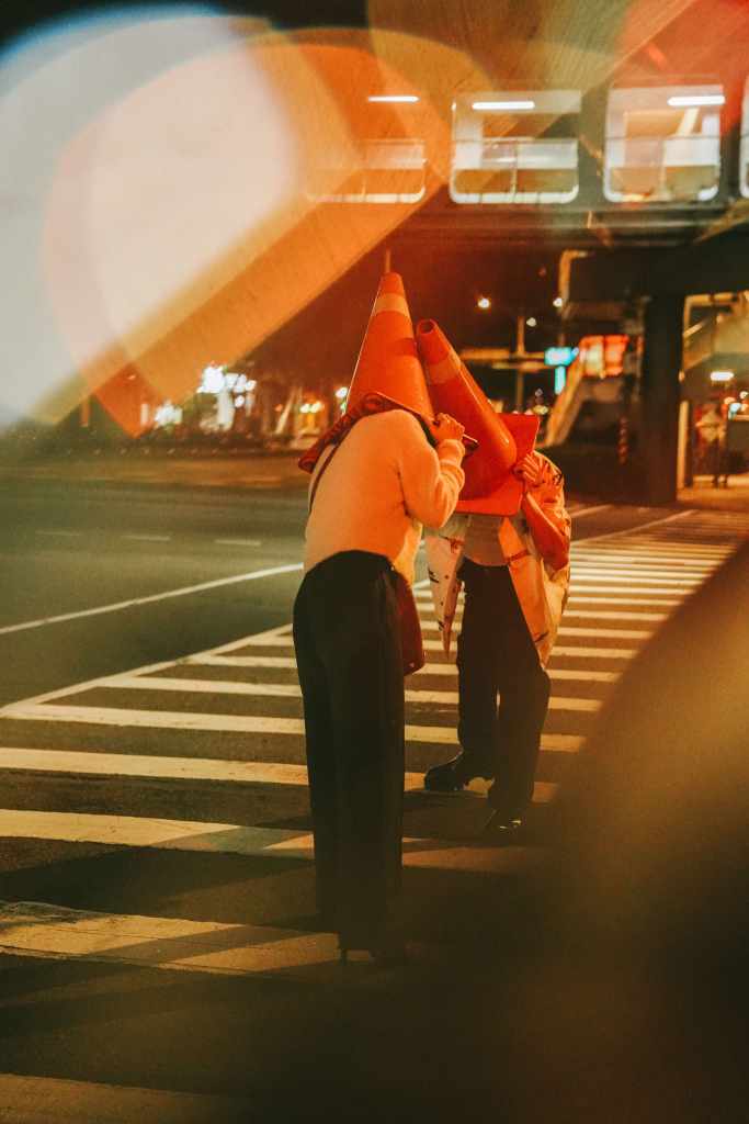 吳克群《就讓我喝醉》MV (照片提供:滾石唱片)