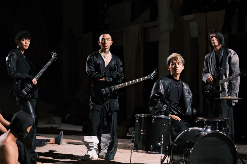 【NEWS】傻子與白痴即將發行新專輯 首波單曲〈遠慮〉抽象而著眼於未來 MV於石門水庫廢墟拍攝&nbsp;呈現藝術而抽象的電影質感