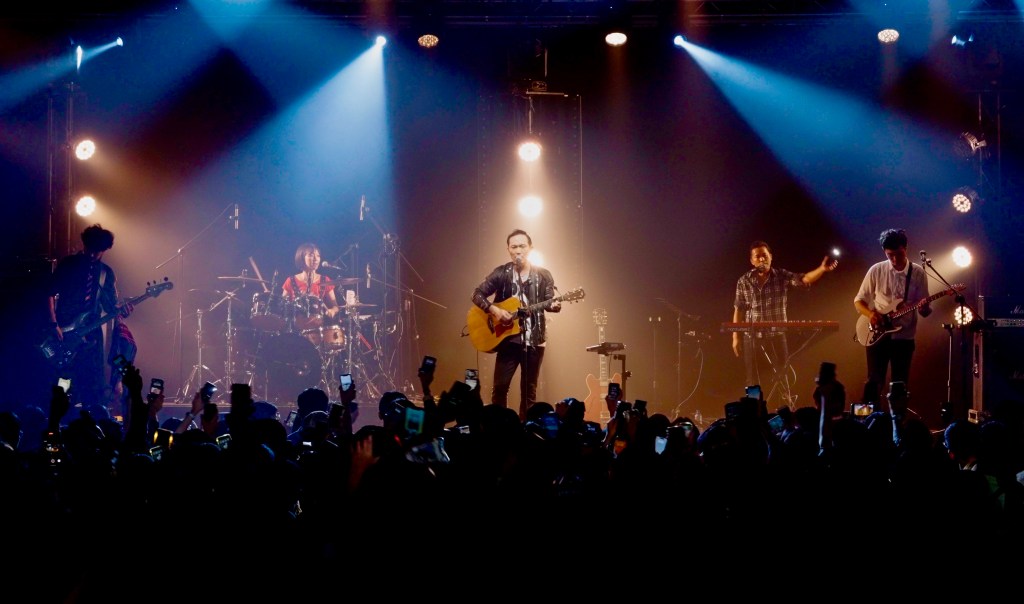 回聲樂團預告「年底還會有新歌即將曝光」