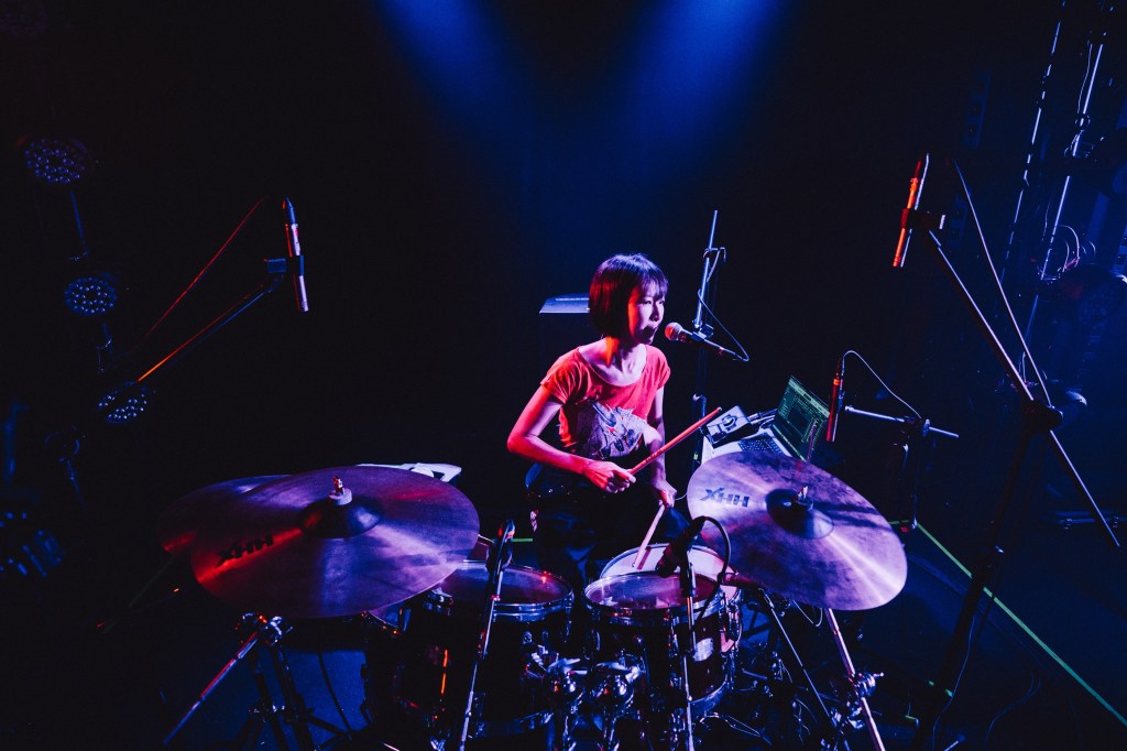 回聲樂團鼓手春佑