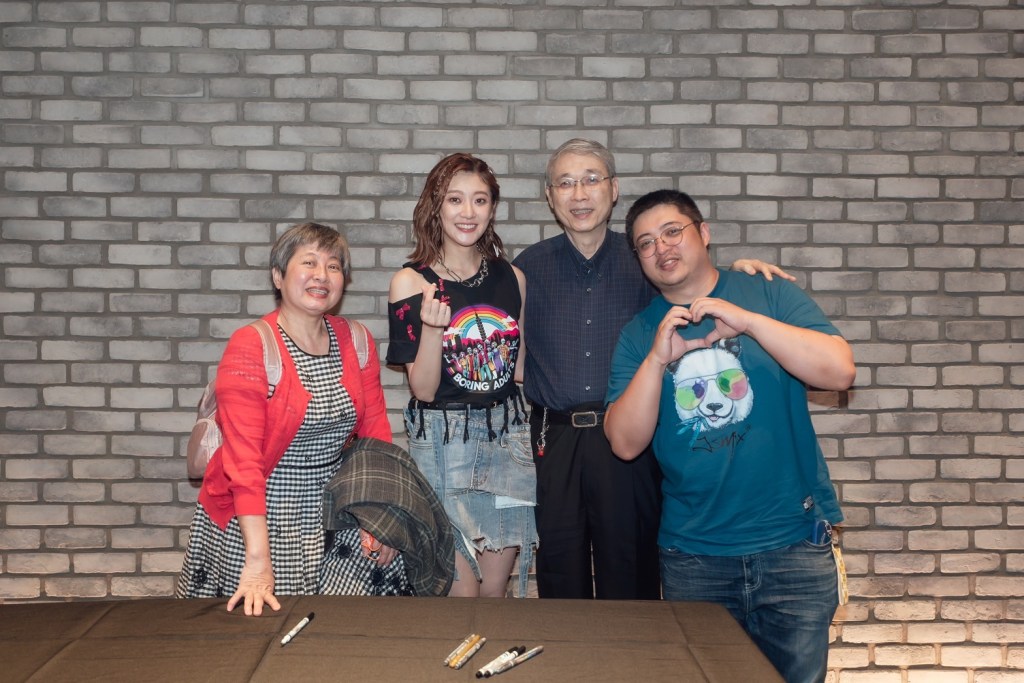 媽媽、林逸欣、爸爸、哥哥