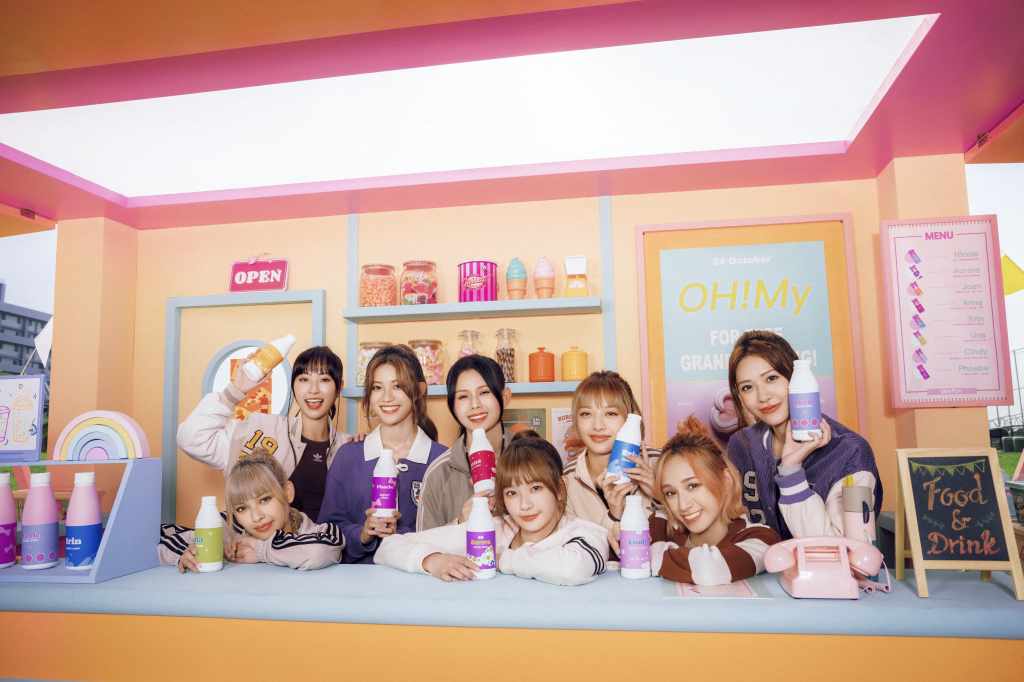 左至右：心平、聖恩、朵莉、容容、珮含、巧瑜、以芯、Nicole