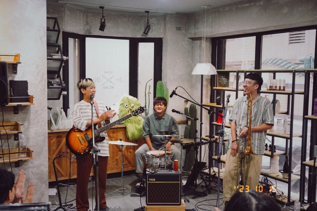 【NEWS】結束髮廊專場和快閃演出 清醒夢12/1回歸正統演出場館 台北Revolver舉辦正式專場「Hairy Salon –&nbsp;脫毛秀」