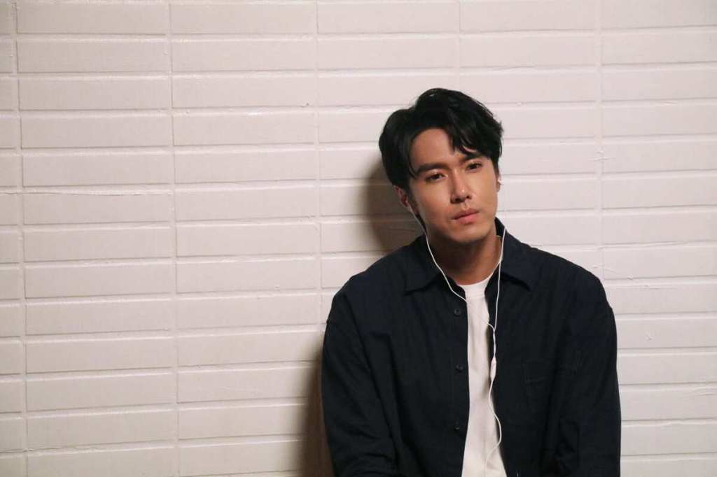 【NEWS】洪浩竣實現最熱愛的音樂夢想 正式推出首張個人EP《安身》收錄三首歌曲 其中〈再見我講〉由他親自參與詞曲創作