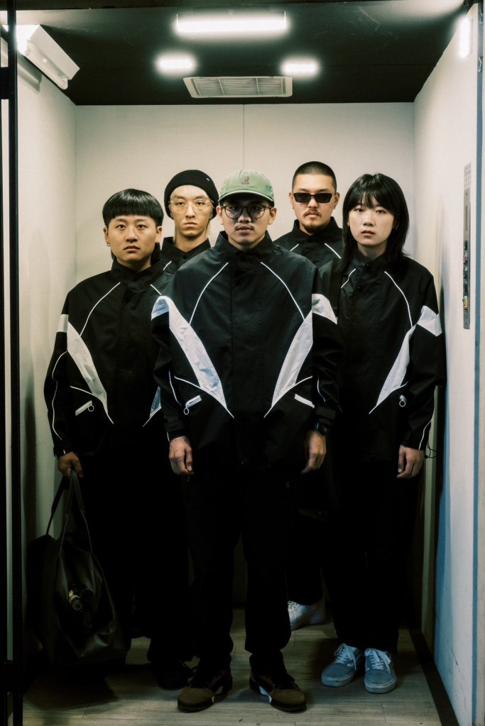 溫蒂漫步首度全團出演MV 化身「網球黑幫」惡補球技