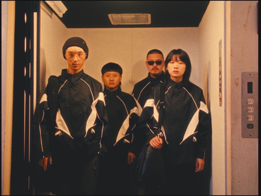 溫蒂漫步首度全團出演MV 化身「網球黑幫」惡補球技