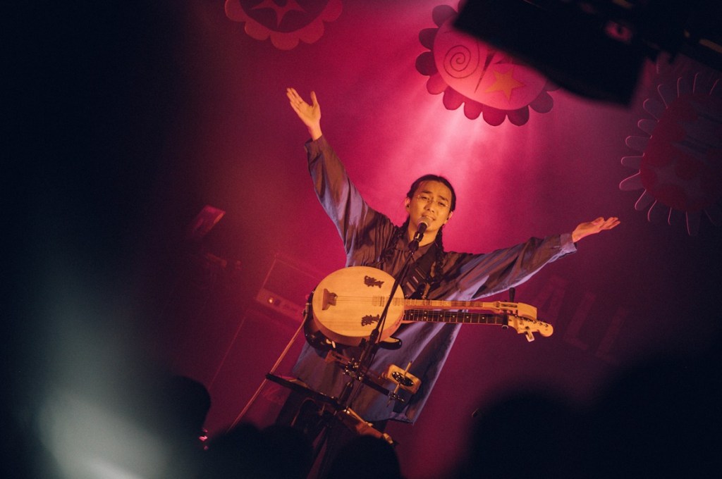 百合花主唱奕碩