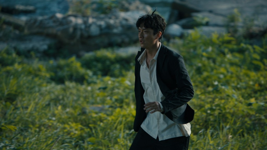 鄭興〈抵達之謎〉MV主演劉俊謙