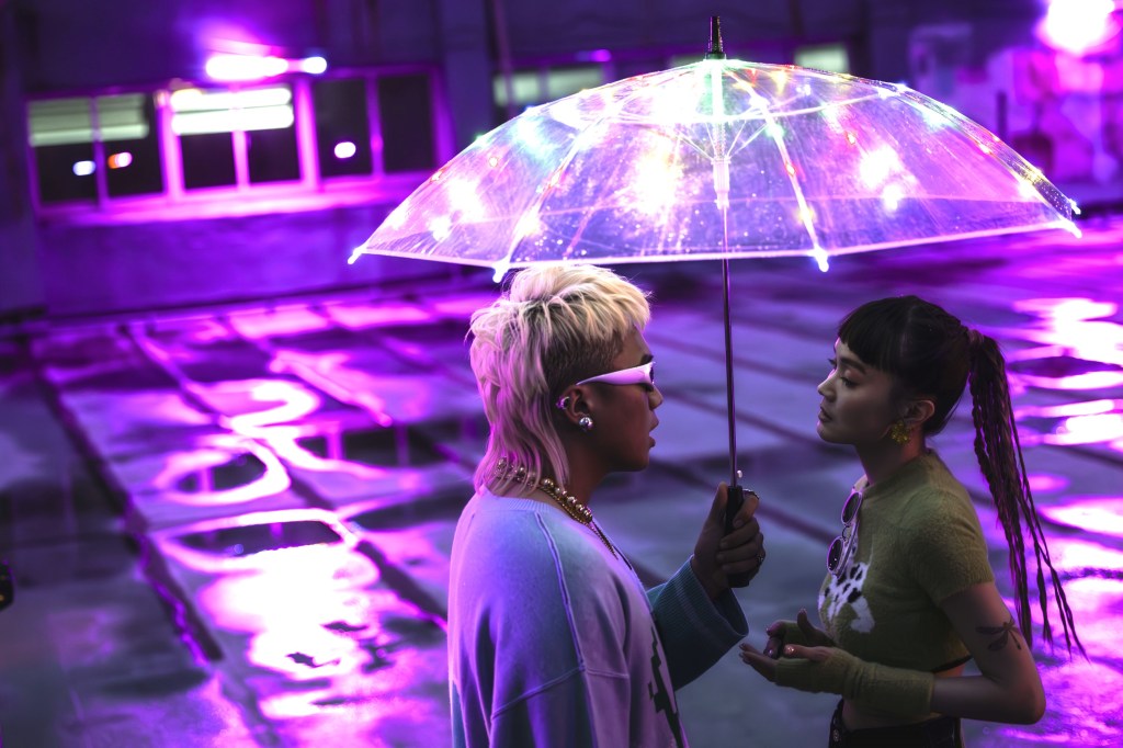 青虫aoi攜手阿跨面打造台語男女對唱情歌〈落雨天〉