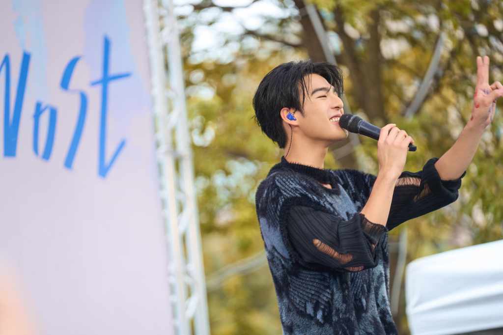 陳昊森《Almost Human》台北場簽唱會 (照片提供:華研國際)