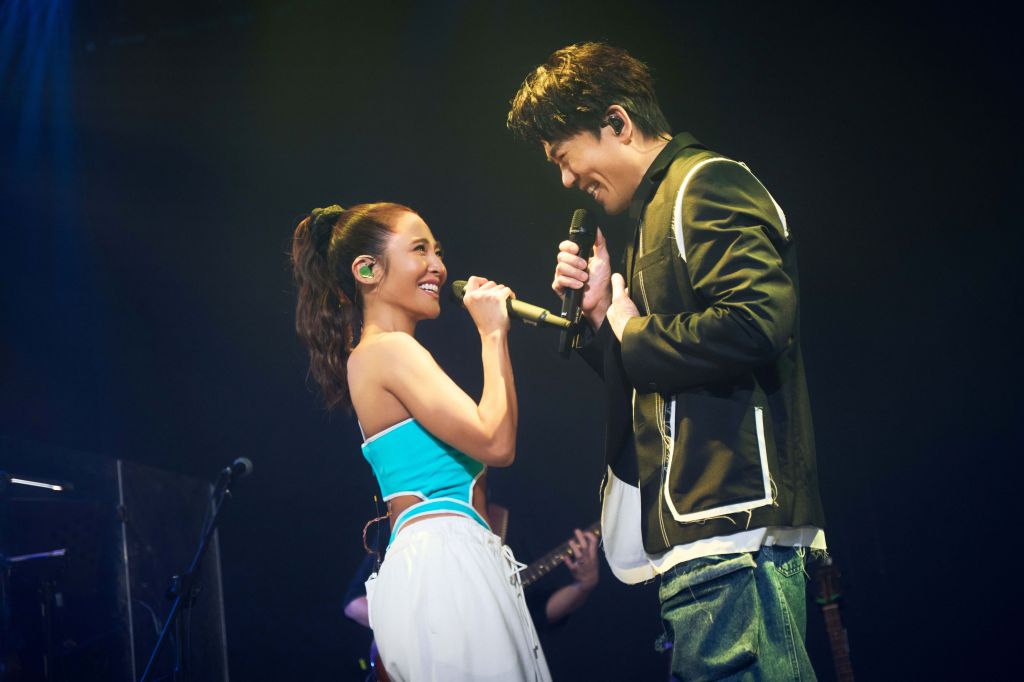 梁文音出道15周年「2008-高雄 請你給我愛」演唱會 嘉賓-羅時豐(照片提供:環球音樂)