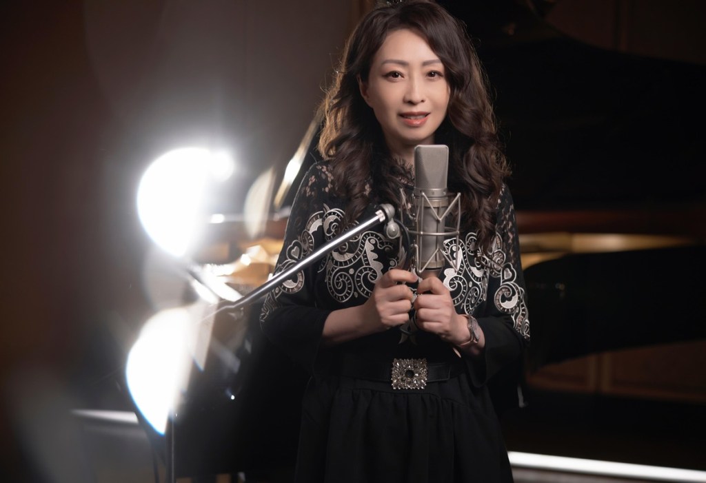 【NEWS】戚小戀復出重新詮釋30年前首張專輯中的〈我的太陽〉 醞釀一年後推出《我的太陽My Sun&nbsp;2023》全記錄專輯