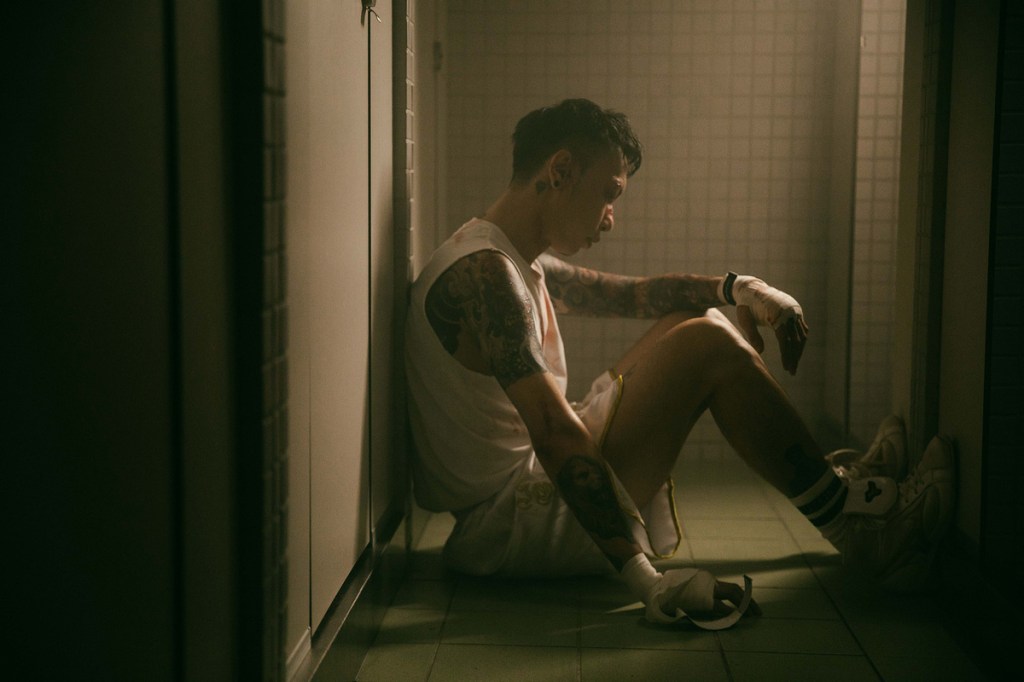 【NEWS】小春Kenzy首張個人專輯《大丈夫》 專屬自己嘻哈風格的首波主打歌〈不想醒來〉 好兄弟瘦子與大淵相挺演出MV