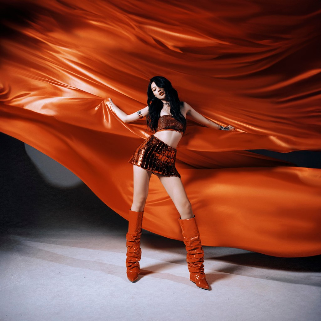 琟娜 Verna 首張EP《量子幹嘛糾纏》主打歌〈Sugar Free〉(照片提供:谷優娛樂)