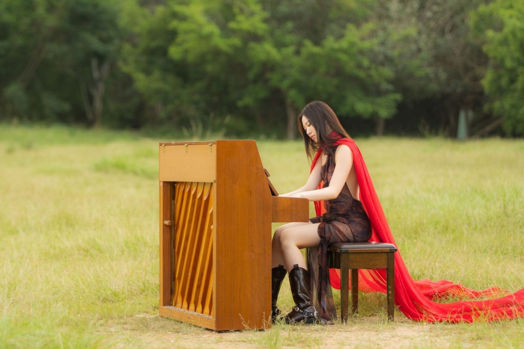 【Sony】甄濟如首支國語抒情單曲〈慣性倔強〉 詞曲出自張簡君偉之手 表達成長路上的青春迷茫和受傷也不投降的倔強